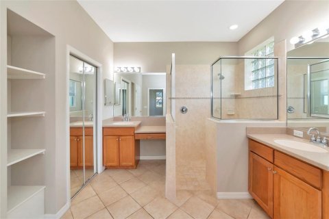 Villa ou maison à louer à Bradenton, Floride: 5 chambres, 273.88 m2 № 2098612 - photo 18