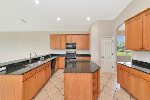 Villa ou maison à louer à Bradenton, Floride: 5 chambres, 273.88 m2 № 2098612 - photo 8