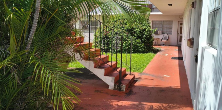 Condo à Hollywood, Floride, 1 chambre  № 2303872