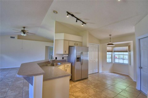 House in Auburndale, Florida 3 bedrooms, 131.64 sq.m. № 1854399 - photo 15
