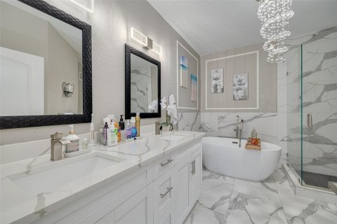 Condo in Clearwater, Florida, 2 bedrooms  № 1685484 - photo 11