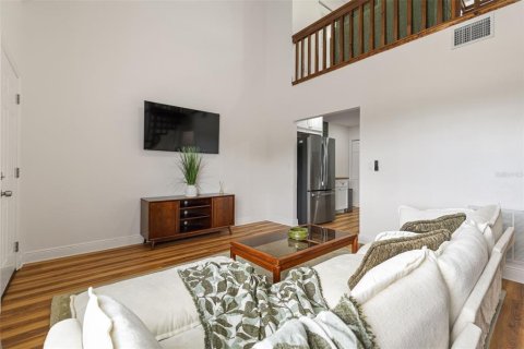 Condo in Pinellas Park, Florida, 2 bedrooms  № 1912879 - photo 6