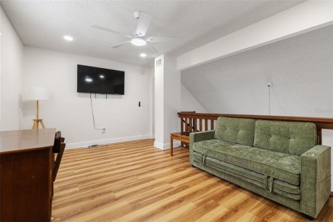 Condo in Pinellas Park, Florida, 2 bedrooms  № 1912879 - photo 23