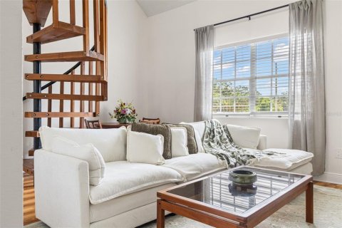Condo in Pinellas Park, Florida, 2 bedrooms  № 1912879 - photo 13