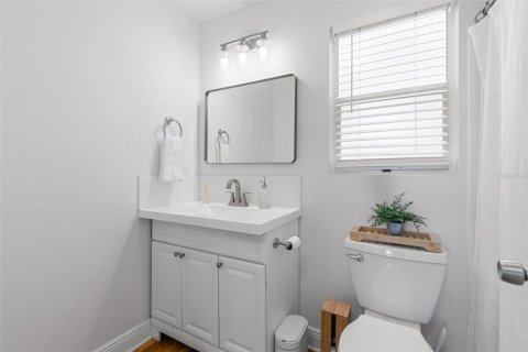 Condo in Pinellas Park, Florida, 2 bedrooms  № 1912879 - photo 18