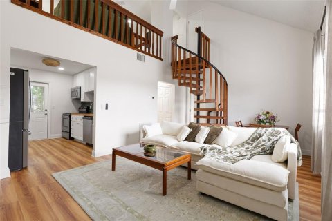 Condo in Pinellas Park, Florida, 2 bedrooms  № 1912879 - photo 4
