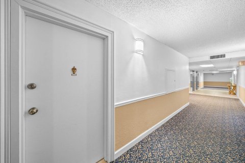 Condo in Palm Beach, Florida, 2 bedrooms  № 2253134 - photo 2