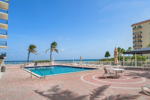 Condo in Palm Beach, Florida, 2 bedrooms  № 2253134 - photo 29