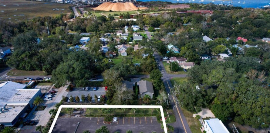 Land in Fernandina Beach, Florida № 853515