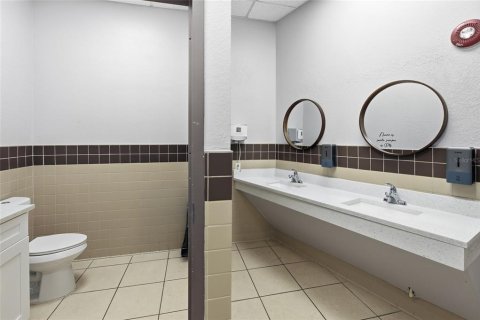Immobilier commercial à vendre à Apopka, Floride: 1178.84 m2 № 2339253 - photo 13