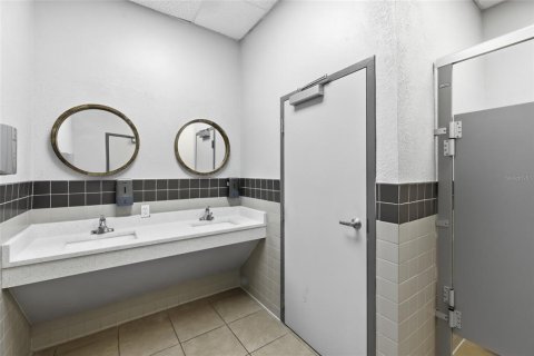 Immobilier commercial à vendre à Apopka, Floride: 1178.84 m2 № 2339253 - photo 16