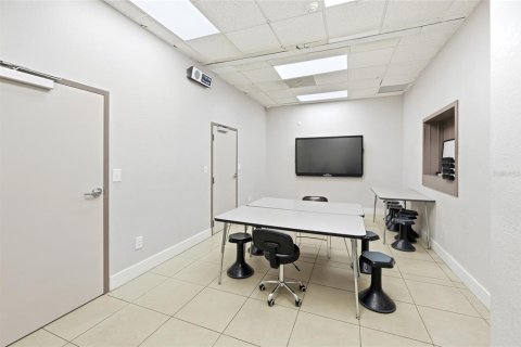 Immobilier commercial à vendre à Apopka, Floride: 1178.84 m2 № 2339253 - photo 11