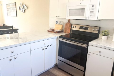 Touwnhouse à vendre à Florida City, Floride: 2 chambres, 105.91 m2 № 2007522 - photo 4