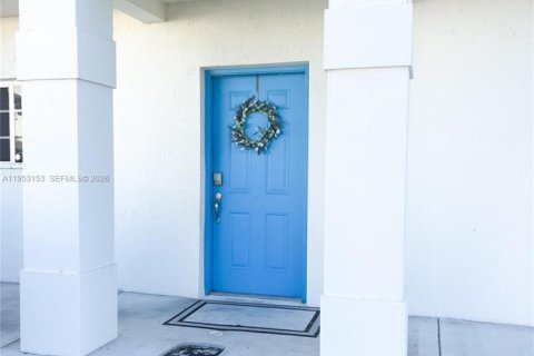 Touwnhouse à vendre à Florida City, Floride: 2 chambres, 105.91 m2 № 2007522 - photo 12