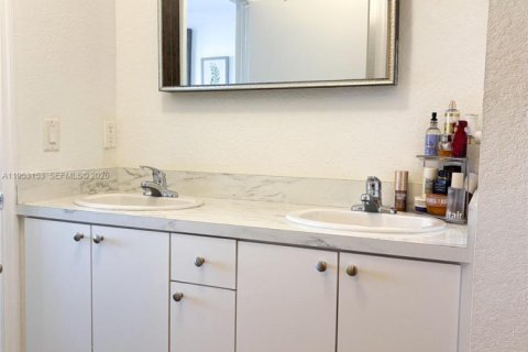 Touwnhouse à vendre à Florida City, Floride: 2 chambres, 105.91 m2 № 2007522 - photo 8