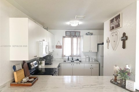 Touwnhouse à vendre à Florida City, Floride: 2 chambres, 105.91 m2 № 2007522 - photo 5