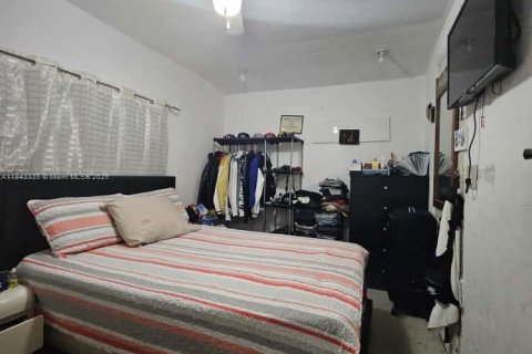 House in Opa-locka, Florida 2 bedrooms, 230.49 sq.m. № 1836380 - photo 6