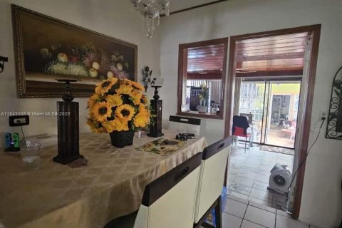 House in Opa-locka, Florida 2 bedrooms, 230.49 sq.m. № 1836380 - photo 23