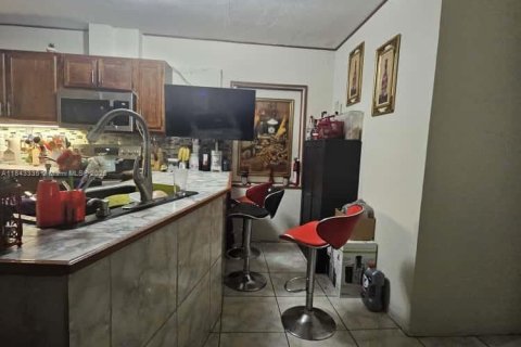 House in Opa-locka, Florida 2 bedrooms, 230.49 sq.m. № 1836380 - photo 5