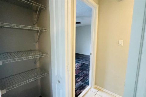 Condominio en alquiler en Orlando, Florida, 2 dormitorios, 86.58 m2 № 1823306 - foto 13