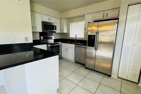 Condominio en alquiler en Orlando, Florida, 2 dormitorios, 86.58 m2 № 1823306 - foto 5