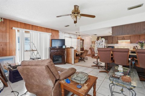 Villa ou maison à vendre à Tarpon Springs, Floride: 3 chambres, 169.27 m2 № 2100758 - photo 16