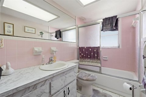 Villa ou maison à vendre à Tarpon Springs, Floride: 3 chambres, 169.27 m2 № 2100758 - photo 24