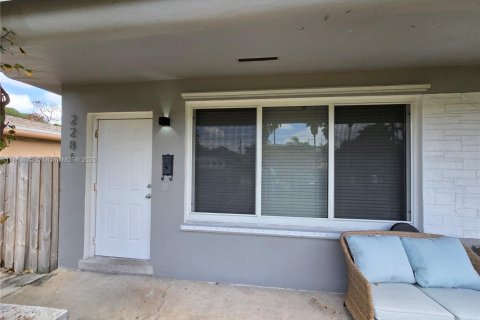 Commercial property in North Miami Beach, Florida 153.85 sq.m. № 1889111 - photo 21