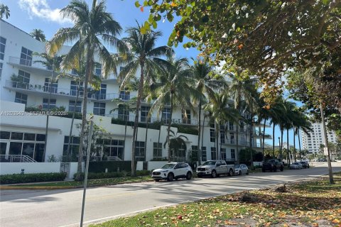 Copropriété à louer à Miami Beach, Floride: 1 chambre, 89.74 m2 № 2084291 - photo 1