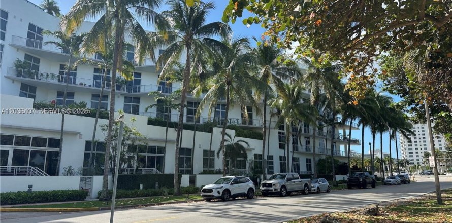 Condo à Miami Beach, Floride, 1 chambre  № 2084291