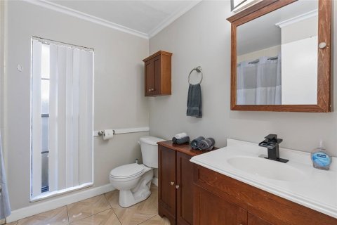 House in Tampa, Florida 3 bedrooms, 164.9 sq.m. № 1589980 - photo 20