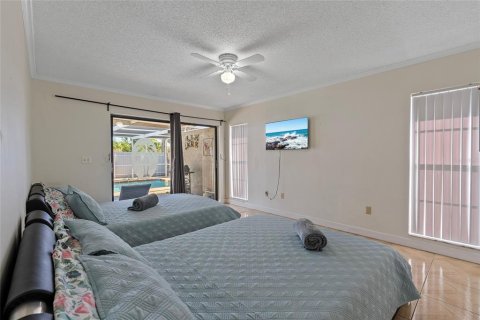 House in Tampa, Florida 3 bedrooms, 164.9 sq.m. № 1589980 - photo 29
