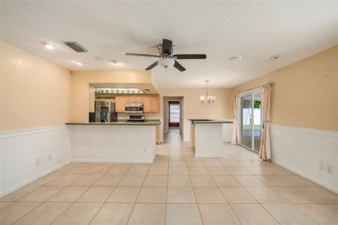 House in Tampa, Florida 3 bedrooms, 152.64 sq.m. № 1690003 - photo 8