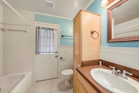 House in Tampa, Florida 3 bedrooms, 152.64 sq.m. № 1690003 - photo 17