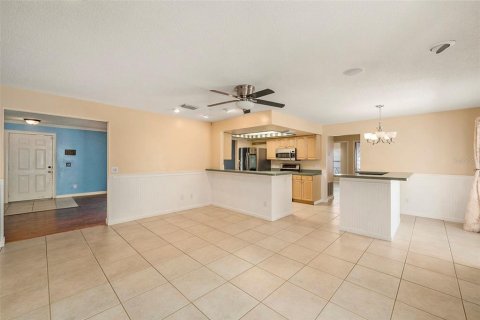 House in Tampa, Florida 3 bedrooms, 152.64 sq.m. № 1690003 - photo 6