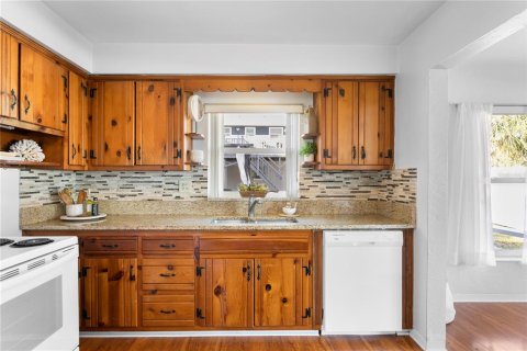 Immobilier commercial à vendre à Gulfport, Floride: 4 chambres, 190.82 m2 № 1566342 - photo 10