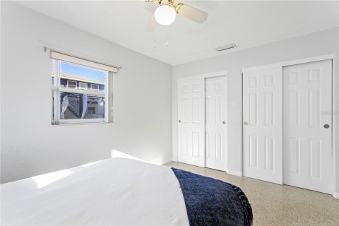 Immobilier commercial à vendre à Gulfport, Floride: 4 chambres, 190.82 m2 № 1566342 - photo 16