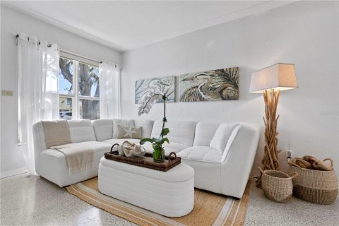 Immobilier commercial à vendre à Gulfport, Floride: 4 chambres, 190.82 m2 № 1566342 - photo 6