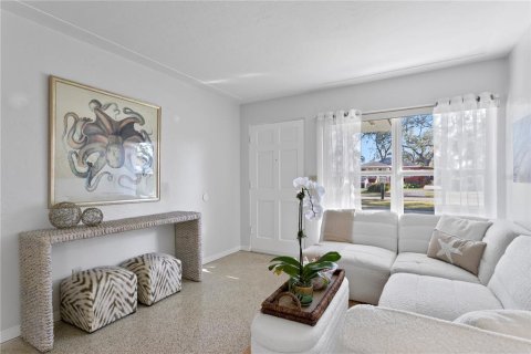 Immobilier commercial à vendre à Gulfport, Floride: 4 chambres, 190.82 m2 № 1566342 - photo 5