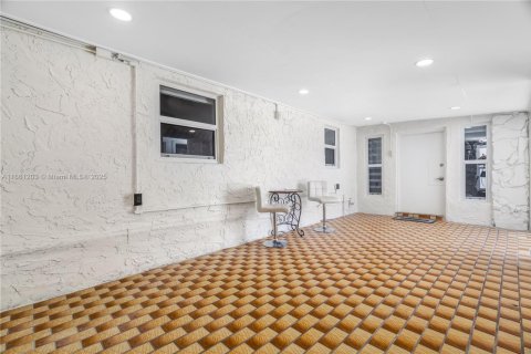 House in Miami Gardens, Florida 4 bedrooms, 155.33 sq.m. № 1961031 - photo 29