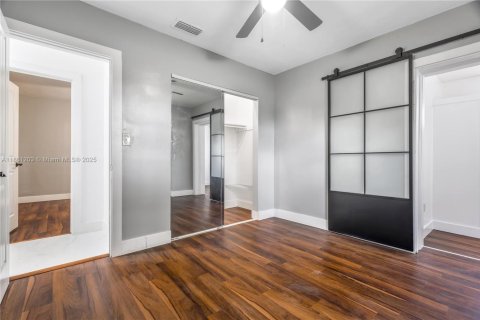 House in Miami Gardens, Florida 4 bedrooms, 155.33 sq.m. № 1961031 - photo 17