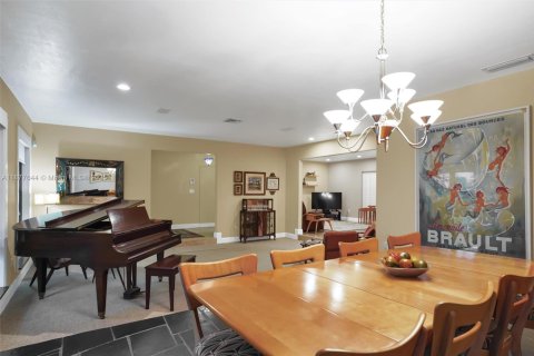 House in Palmetto Bay, Florida 4 bedrooms, 291.06 sq.m. № 1922791 - photo 14