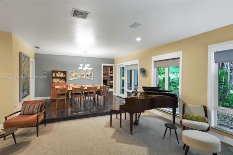House in Palmetto Bay, Florida 4 bedrooms, 291.06 sq.m. № 1922791 - photo 10