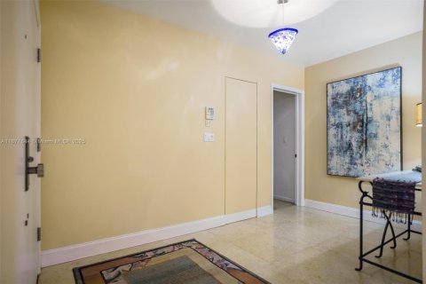 House in Palmetto Bay, Florida 4 bedrooms, 291.06 sq.m. № 1922791 - photo 7