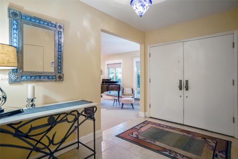 House in Palmetto Bay, Florida 4 bedrooms, 291.06 sq.m. № 1922791 - photo 8