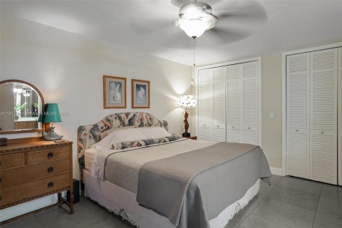 House in Palmetto Bay, Florida 4 bedrooms, 291.06 sq.m. № 1922791 - photo 30