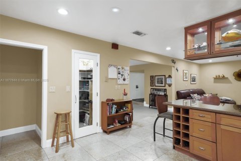 House in Palmetto Bay, Florida 4 bedrooms, 291.06 sq.m. № 1922791 - photo 24