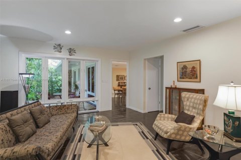 House in Palmetto Bay, Florida 4 bedrooms, 291.06 sq.m. № 1922791 - photo 27