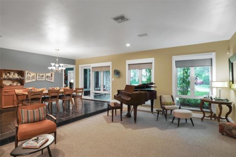 House in Palmetto Bay, Florida 4 bedrooms, 291.06 sq.m. № 1922791 - photo 9