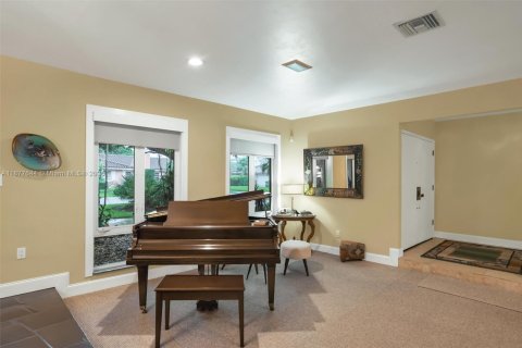 House in Palmetto Bay, Florida 4 bedrooms, 291.06 sq.m. № 1922791 - photo 11